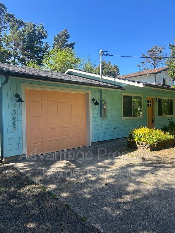 3605 Sea Mist Ave - Photo 2 of 16