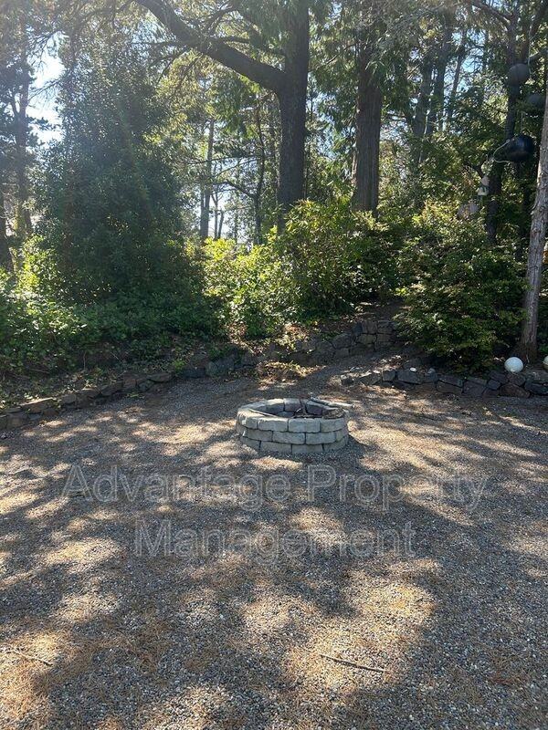 3605 Sea Mist Ave - Photo 3 of 16