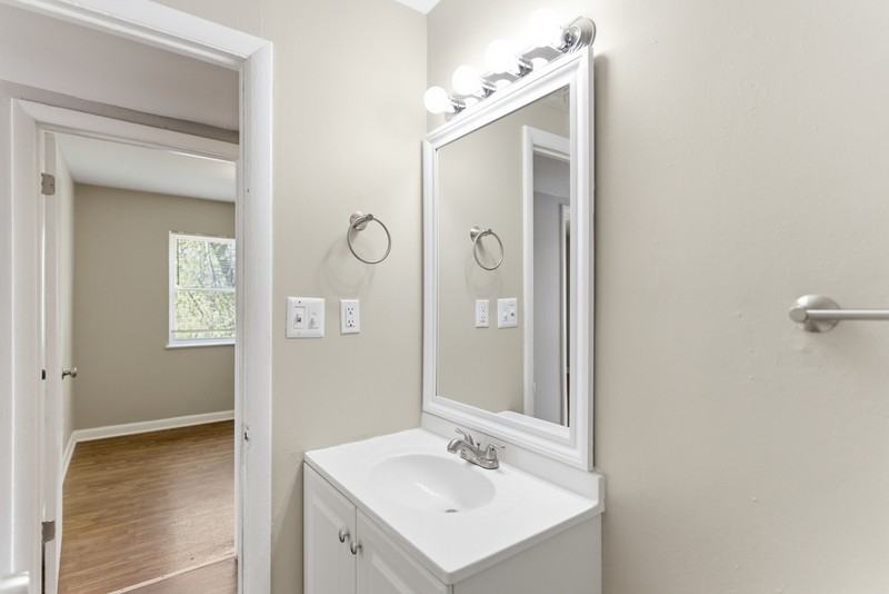 2627 Wimpole Ave - Photo 5 of 9
