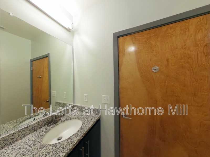 1101 Hawthorne Ln #114 - Photo 6 of 7