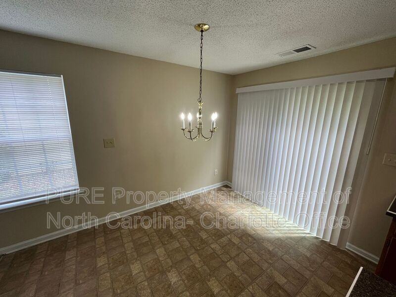 10636 Greatford Ct - Photo 7 of 21