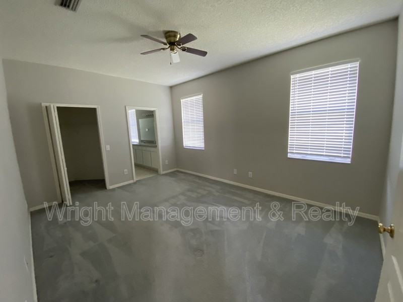 1439 Loretto Cir - Photo 6 of 12