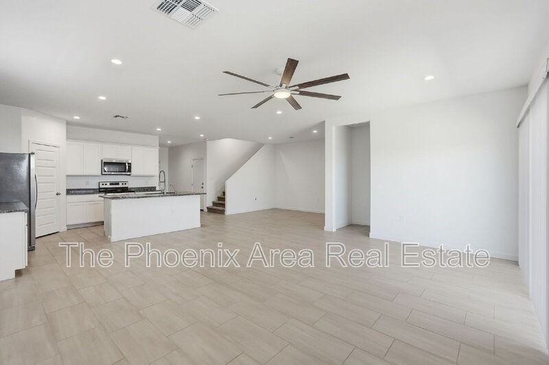 2761 W Seaver Ave - Photo 4 of 40