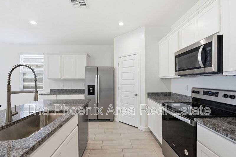 2761 W Seaver Ave - Photo 7 of 40