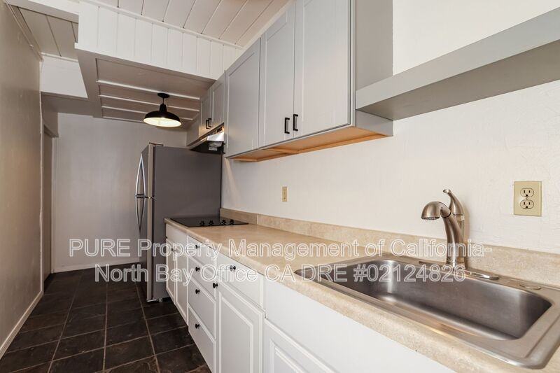 201 Meadowlark Ln #E1 - Photo 4 of 13