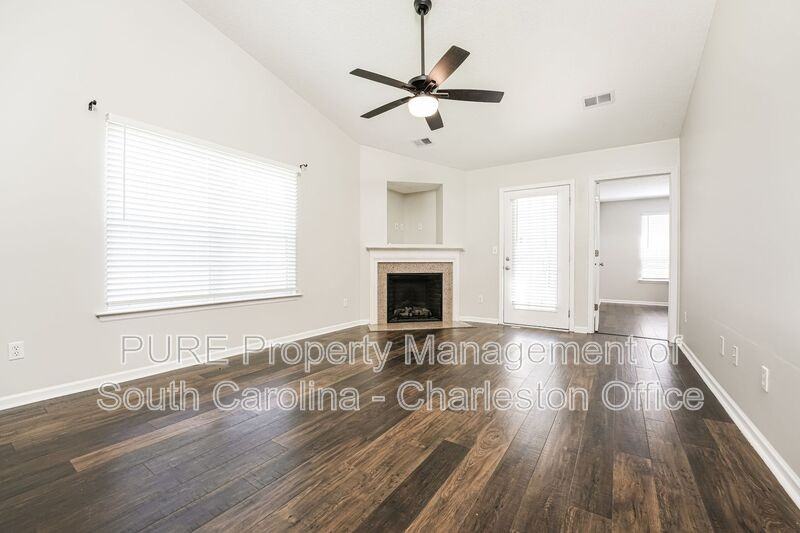 7840 Park Gate Dr - Photo 4 of 21