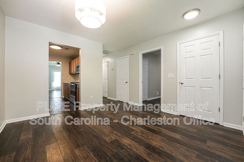 7840 Park Gate Dr - Photo 7 of 21