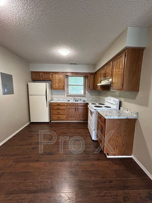 517 E Washington St #A - Photo 3 of 10
