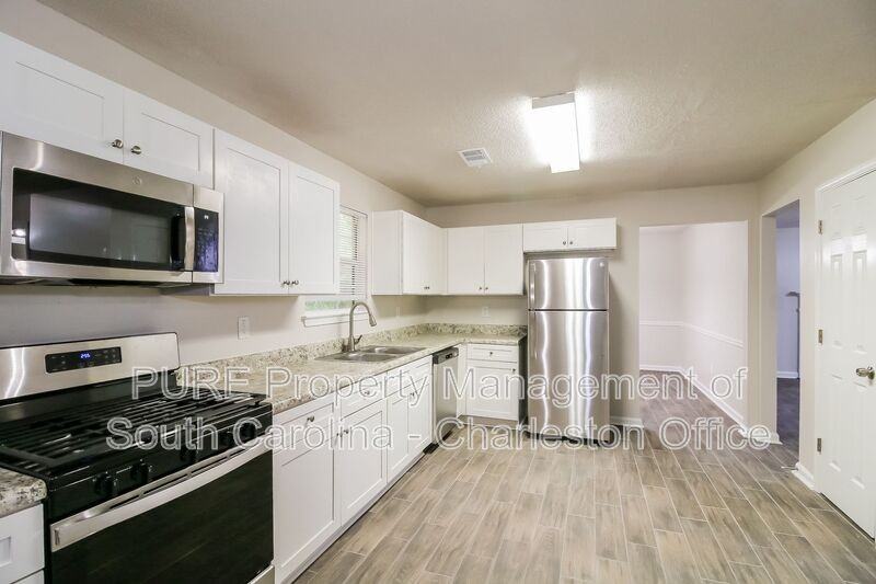 312 Macgregor Dr - Photo 3 of 16