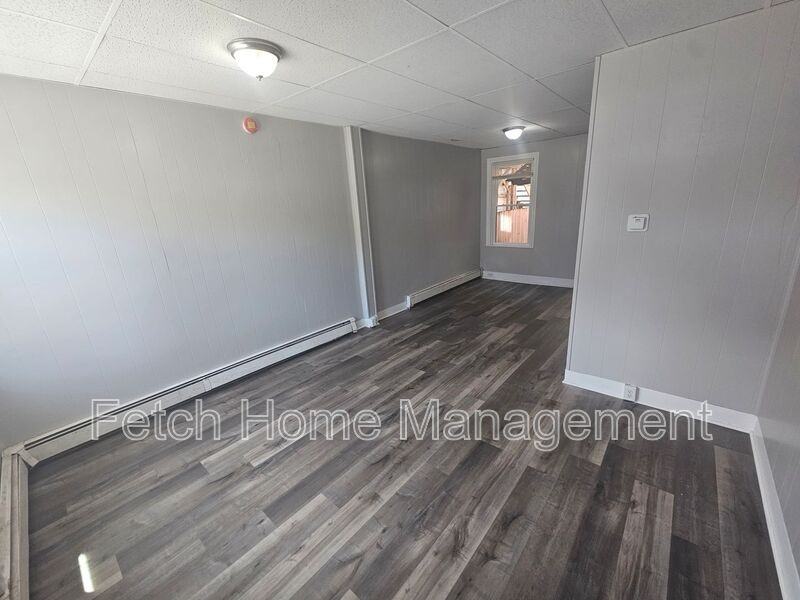 46 N Broad St - Photo 4 of 19