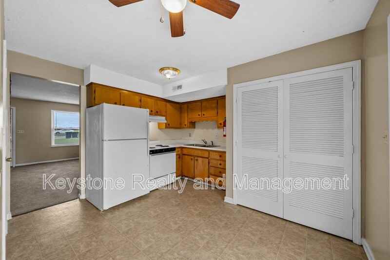 1070 Pembroke Oak Grove Rd #27 - Photo 6 of 13