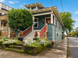 featured image of 3338 Se 16th Ave