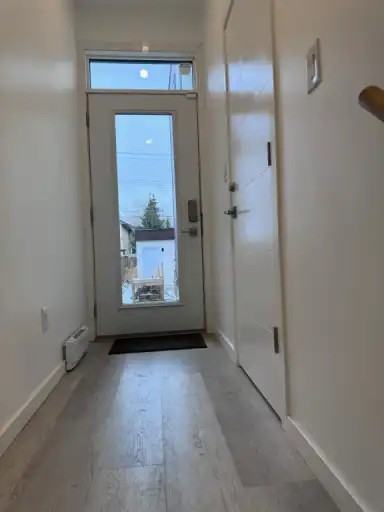 11437 101 St Nw - Photo 3 of 9