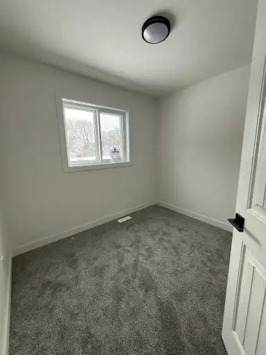 9632 110 Ave Nw - Photo 7 of 10