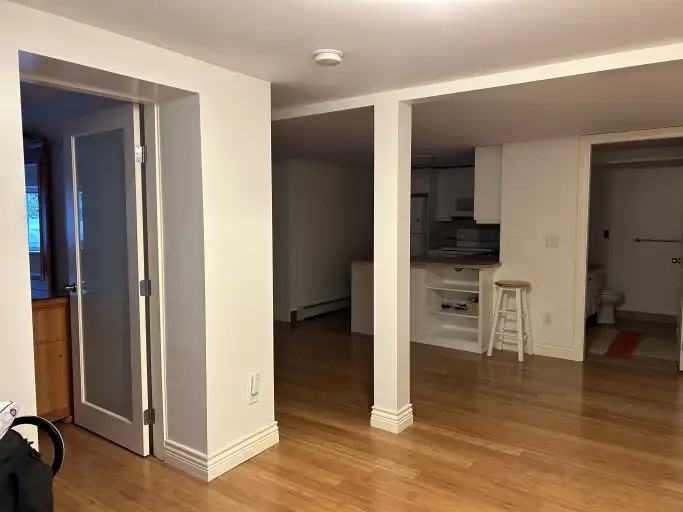 1088 Foster St - Photo 4 of 13