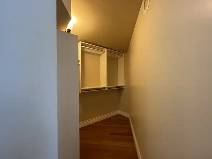 1088 Foster St - Photo 5 of 13