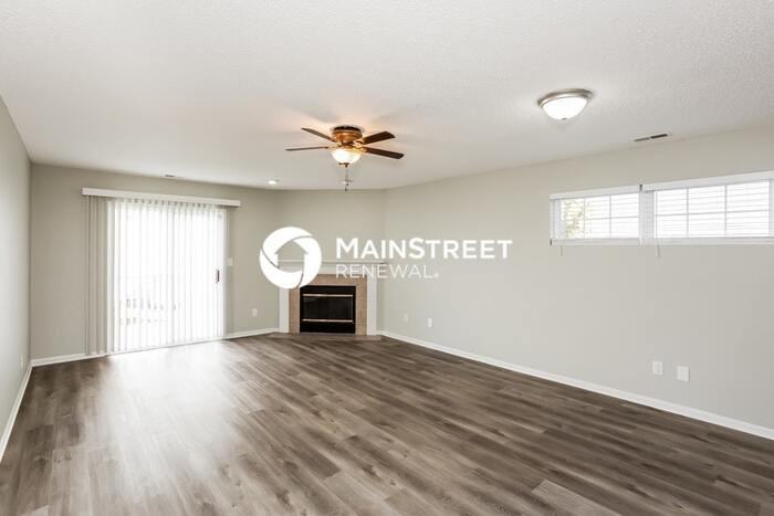 4550 Riverbrook Ln - Photo 4 of 16