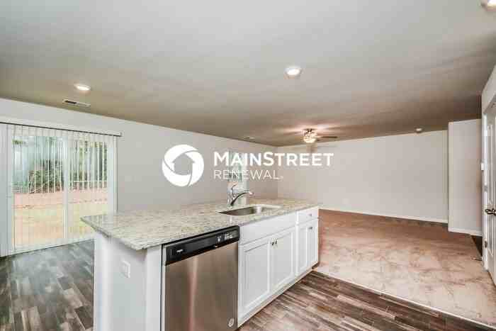 452 Gusty Ln - Photo 6 of 17