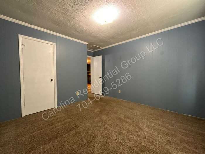 1380 Fairley Ave #B - Photo 7 of 14