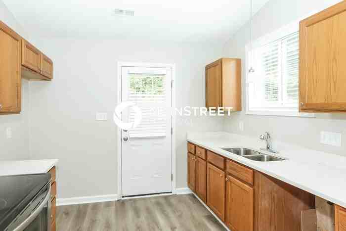 10522 Salamander Ct - Photo 5 of 14