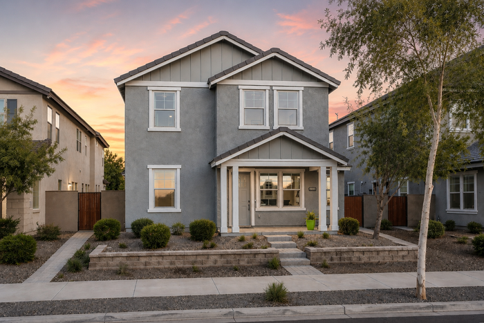 2044 W Trotter Trl