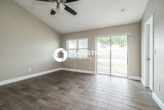 302 Blue Jacket Ln - Photo 6 of 16