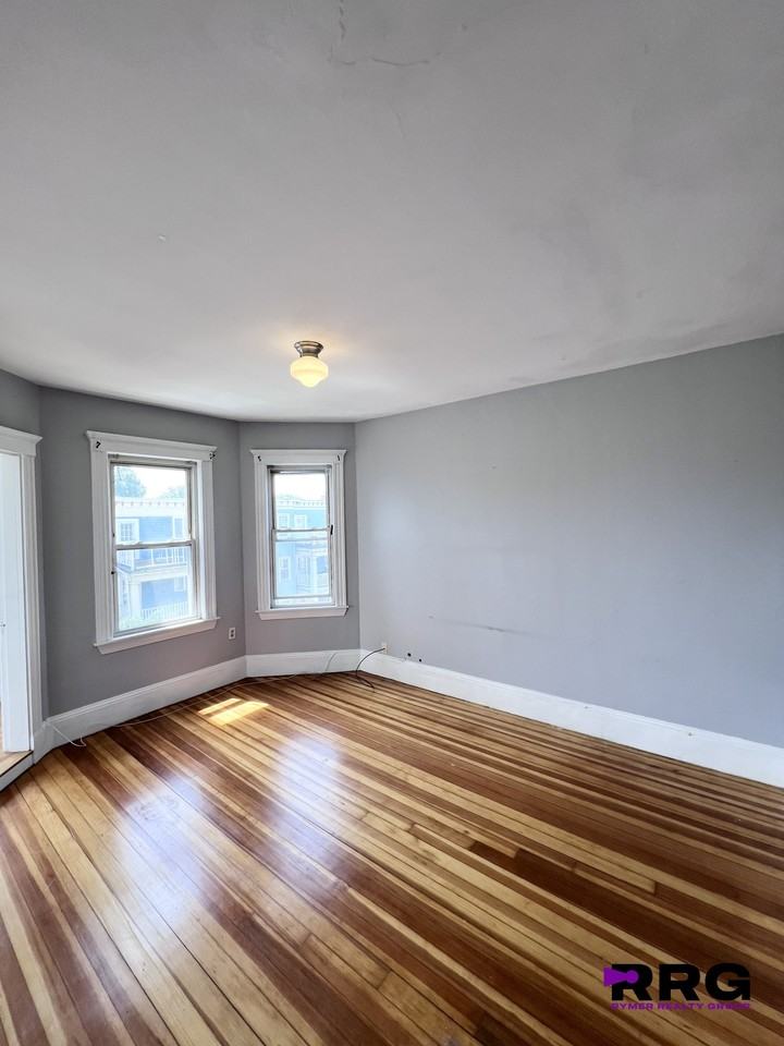 Saint Marks Rd #3 - Photo 4 of 14