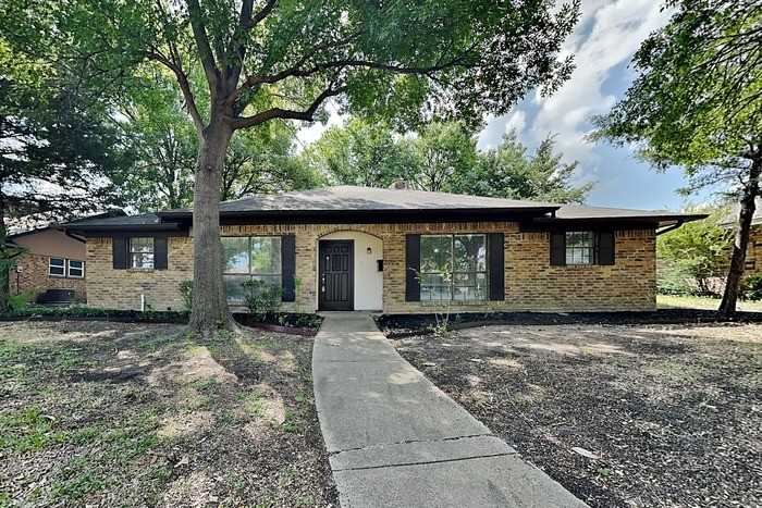 3110 Berkshire Dr