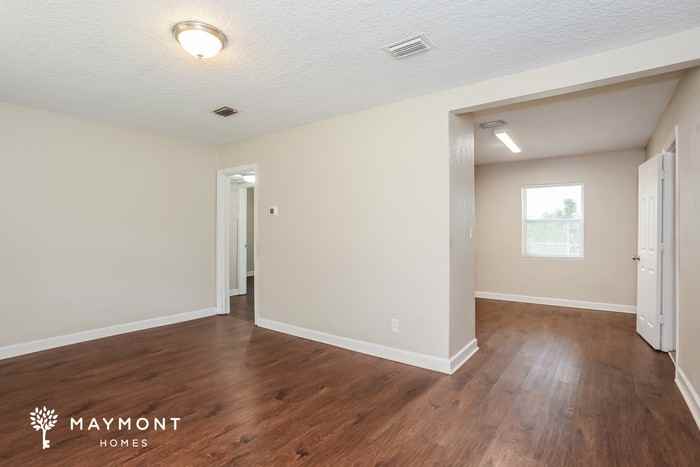 5063 Columbus Ave - Photo 6 of 14