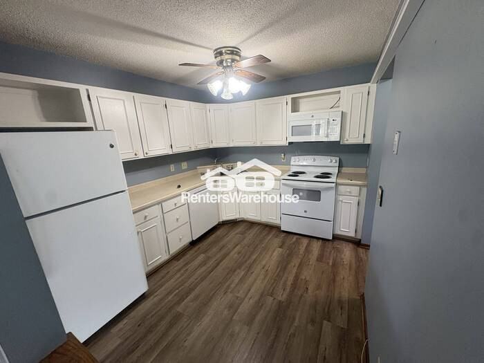 301 Kathy Ln Ne - Photo 6 of 16