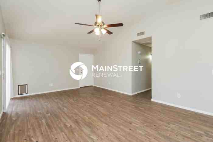 1640 N 125th Ln - Photo 4 of 16