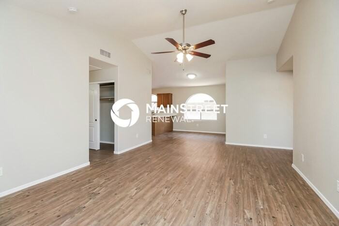 1640 N 125th Ln - Photo 5 of 16