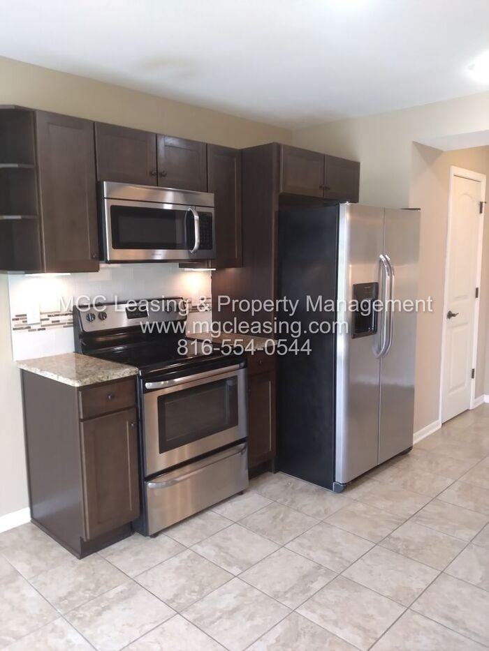 9444 N Baltimore Ave - Photo 3 of 20