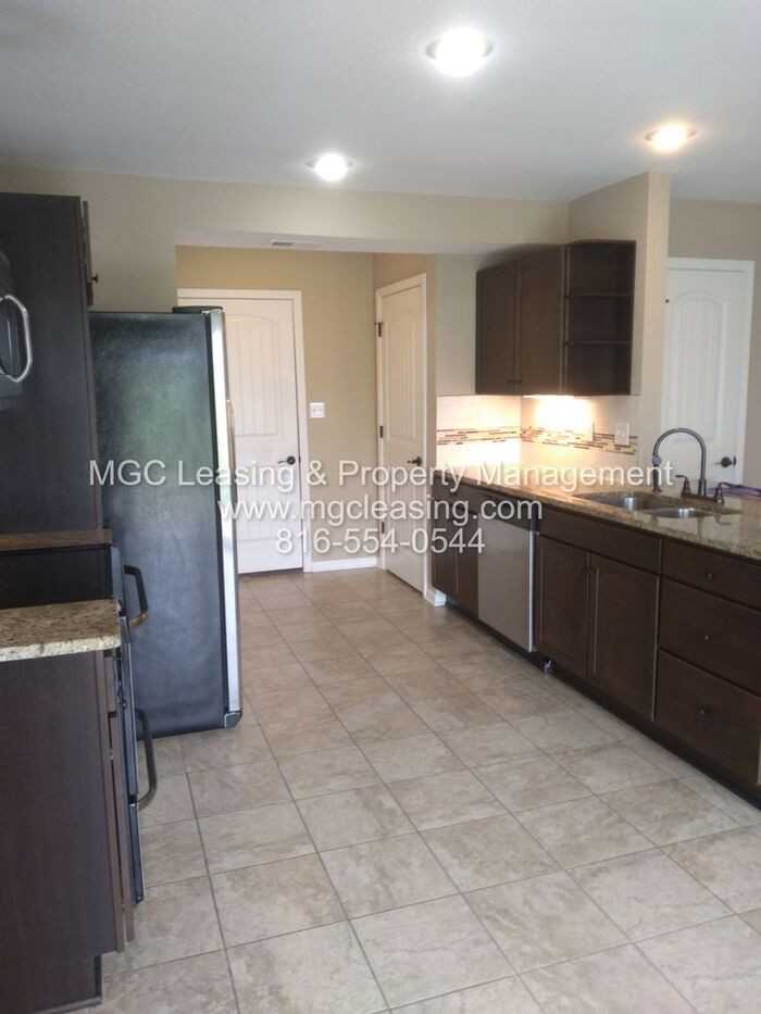 9444 N Baltimore Ave - Photo 6 of 20