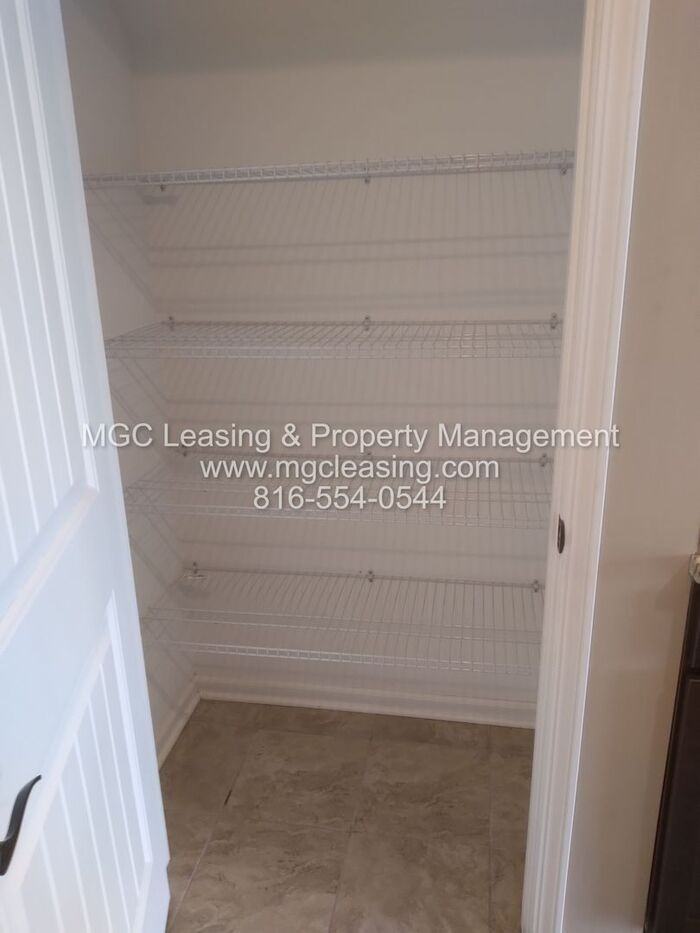 9444 N Baltimore Ave - Photo 7 of 20
