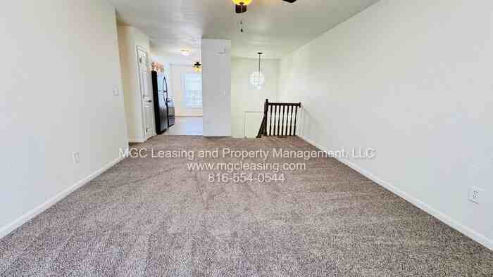 5825 Ne 42nd St - Photo 6 of 24