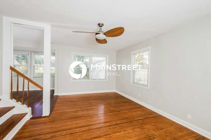 3220 Stratford Ave - Photo 7 of 17