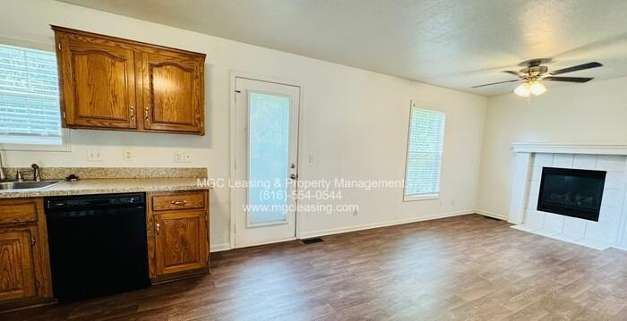 5826 Ne 42nd St - Photo 5 of 19