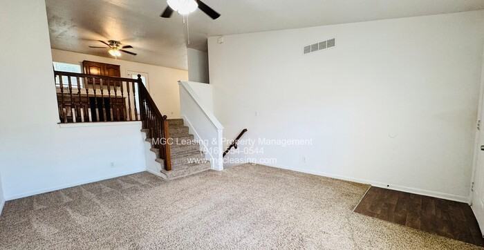5826 Ne 42nd St - Photo 7 of 19