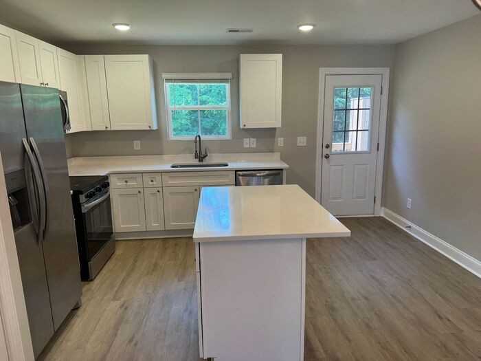 765 Hillside St - Photo 3 of 11
