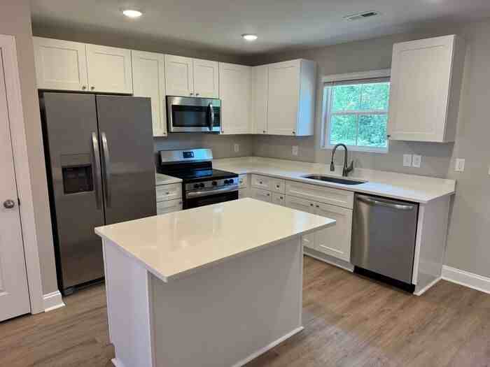 765 Hillside St - Photo 4 of 11