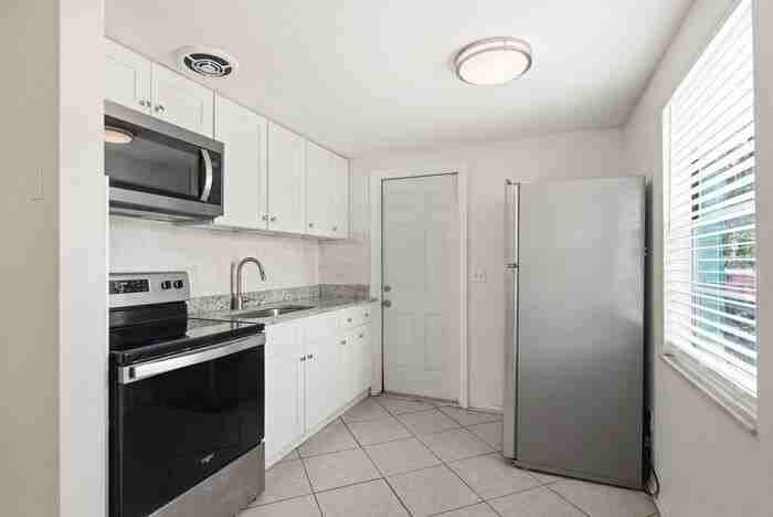 417 Milwaukee Ave - Photo 7 of 19