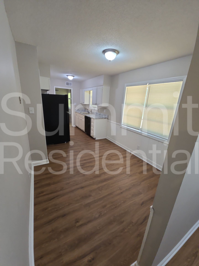 5210 Steuben Dr - Photo 4 of 16