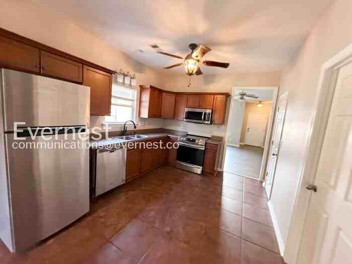 1136 Washington Dr - Photo 3 of 22