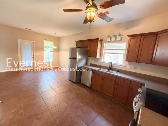 1136 Washington Dr - Photo 4 of 22