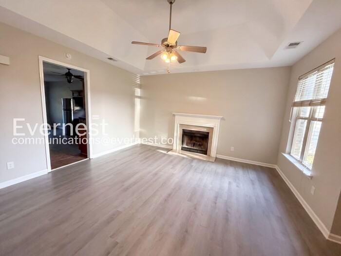1136 Washington Dr - Photo 6 of 22