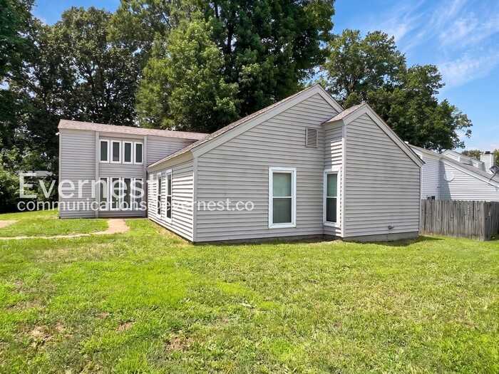3743 Oak Lake Ln - Photo 2 of 24