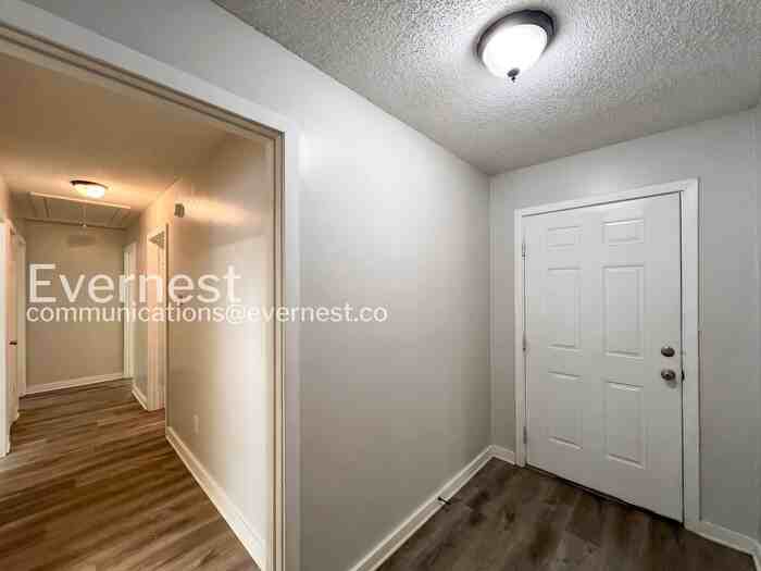 3743 Oak Lake Ln - Photo 5 of 24