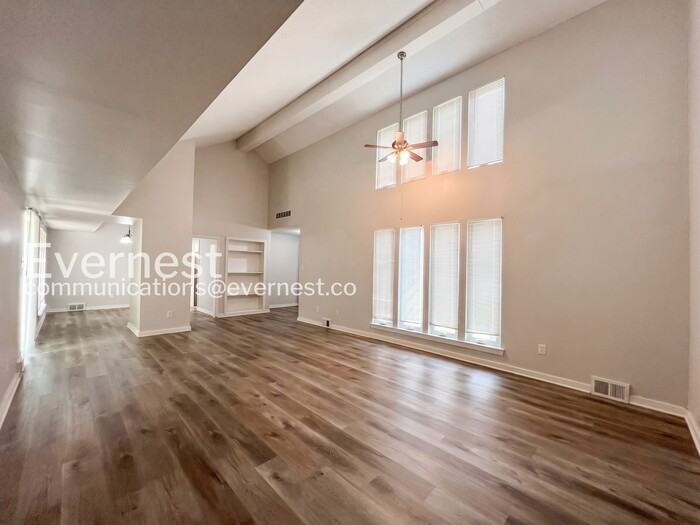 3743 Oak Lake Ln - Photo 7 of 24