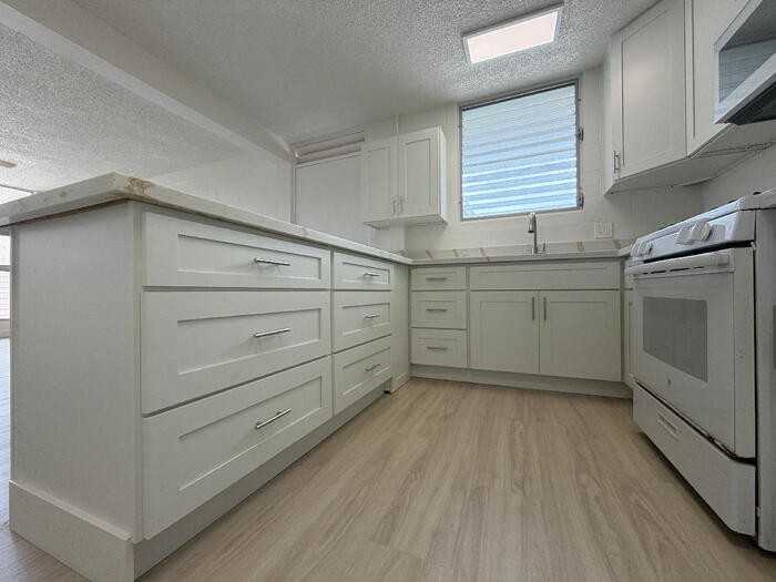 3207 Martha St #302 - Photo 3 of 5